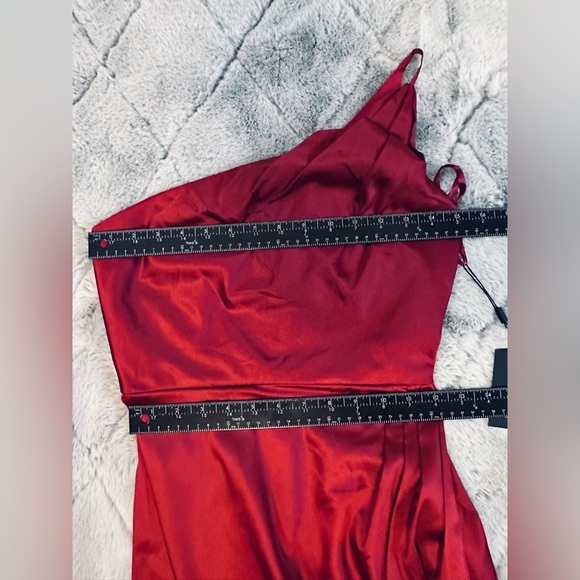 Mac Duggal Red 0 Sleeveless Sheath High low hemline Slit Asymmetrical New xs - Picture 3 of 8